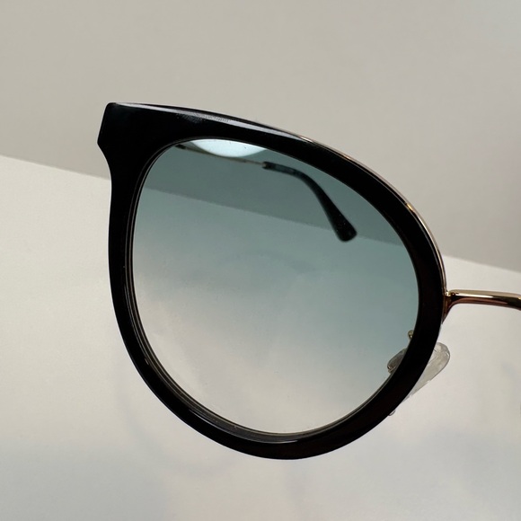 MCQ Sunglasses - MQ0278SA 003 - 54•21•145 Alexander McQueen Sunglasses -Unisex- - Picture 11 of 15